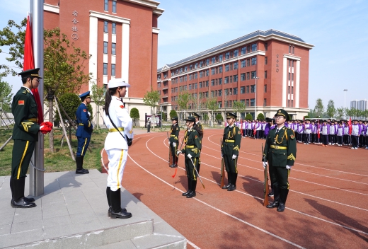 拥抱春天，乐享运动丨第五周升旗仪式